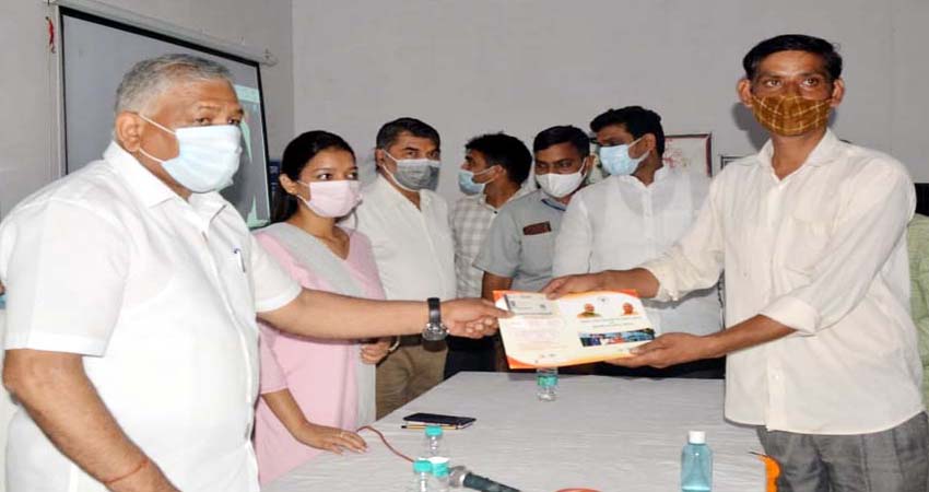जरूरतमंदों के लिए स्वास्थ्य संबंधी विभिन्न योजनाएं संचालित: केंद्रीय मंत्री जरूरतमंदों के लिए स्वास्थ्य संबंधी विभिन्न योजनाएं संचालित: केंद्रीय मंत्री
